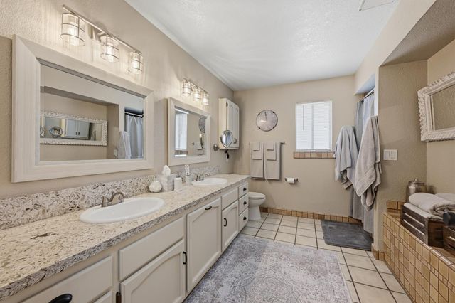 3737 Sweetwater Dr, Rocklin, CA 95677