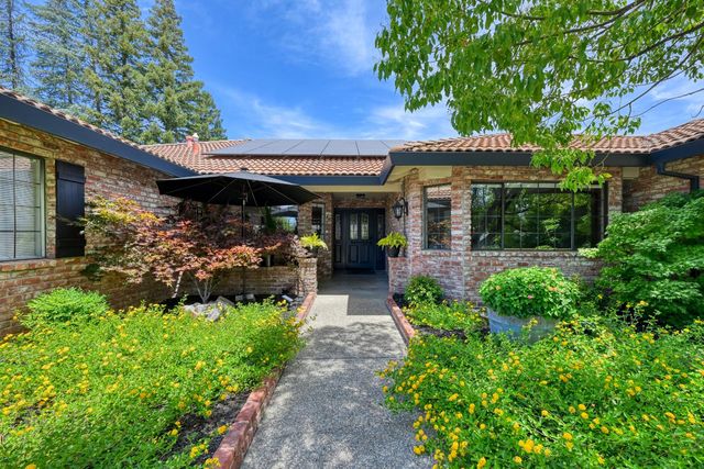 3737 Sweetwater Dr, Rocklin, CA 95677