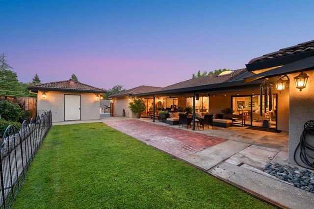 3737 Sweetwater Dr, Rocklin, CA 95677