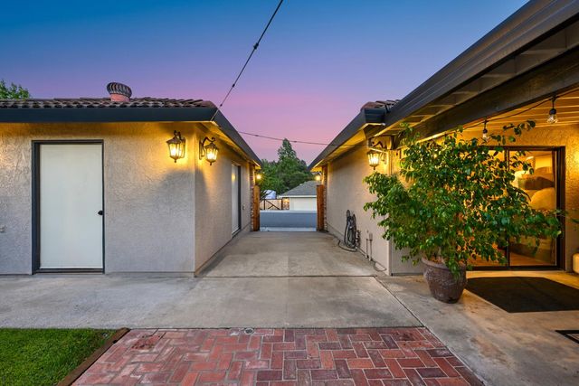 3737 Sweetwater Dr, Rocklin, CA 95677