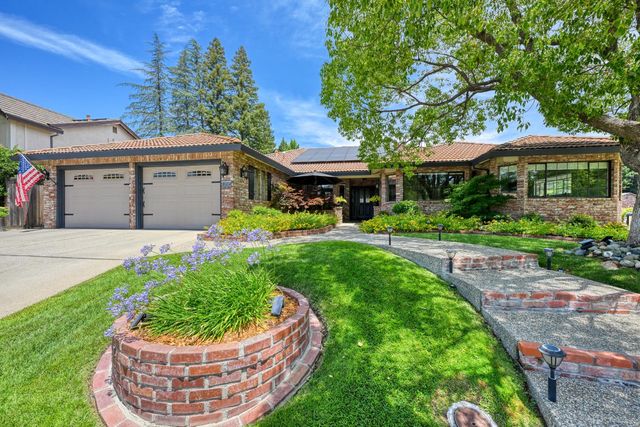 3737 Sweetwater Dr, Rocklin, CA 95677