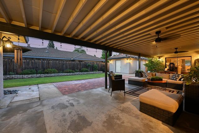 3737 Sweetwater Dr, Rocklin, CA 95677