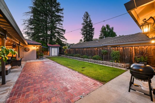 3737 Sweetwater Dr, Rocklin, CA 95677