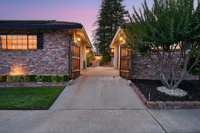 3737 Sweetwater Dr, Rocklin, CA 95677