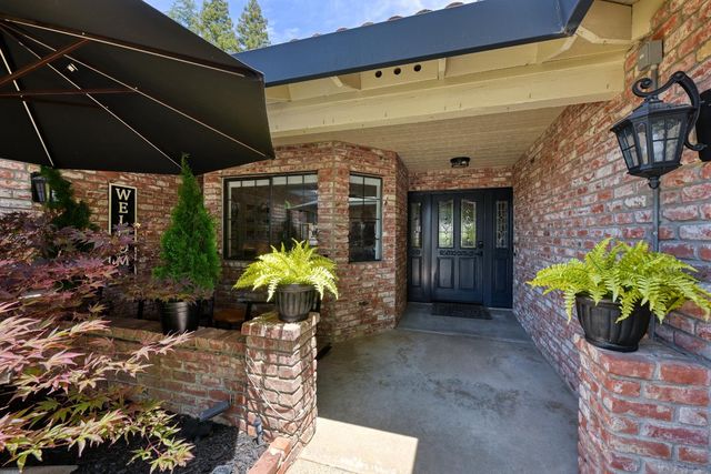 3737 Sweetwater Dr, Rocklin, CA 95677