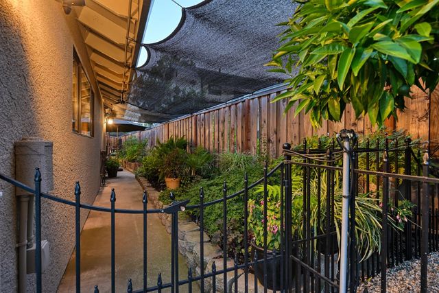 3737 Sweetwater Dr, Rocklin, CA 95677