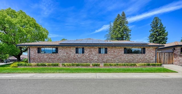 3737 Sweetwater Dr, Rocklin, CA 95677