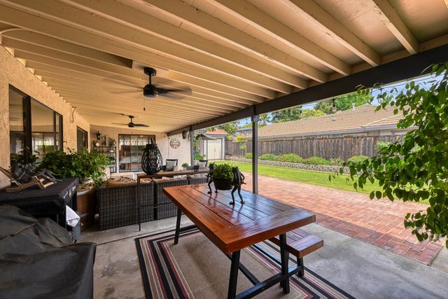 3737 Sweetwater Dr, Rocklin, CA 95677