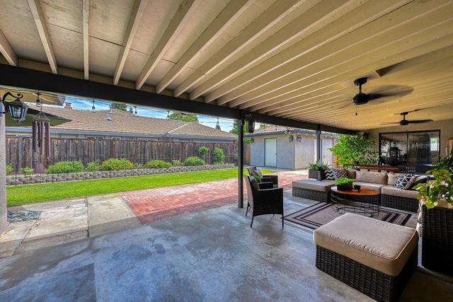 3737 Sweetwater Dr, Rocklin, CA 95677