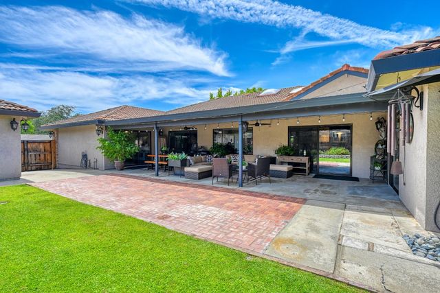 3737 Sweetwater Dr, Rocklin, CA 95677