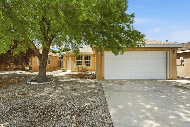7709 Greywolf Road SW, Albuquerque, NM 87121