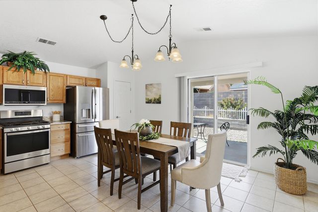 7709 Greywolf Road SW, Albuquerque, NM 87121