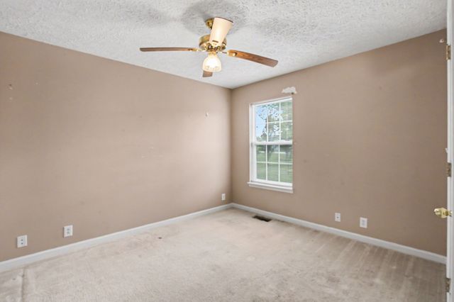 107 Kenwood Dr, Portland, TN 37148