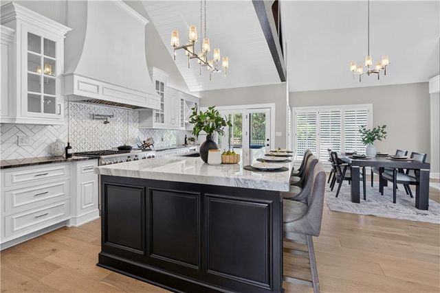 3805 W 123rd Street, Leawood, KS 66209