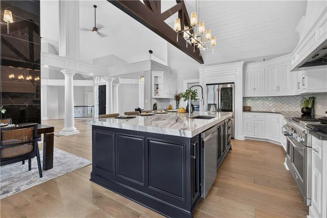 3805 W 123rd Street, Leawood, KS 66209