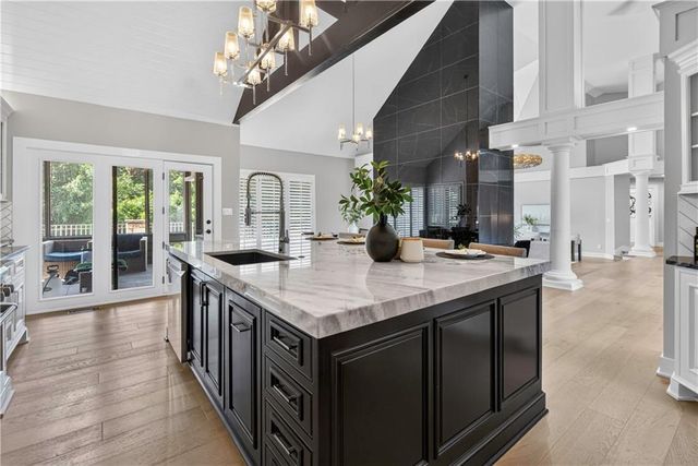3805 W 123rd Street, Leawood, KS 66209