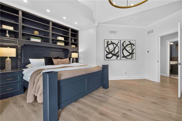3805 W 123rd Street, Leawood, KS 66209