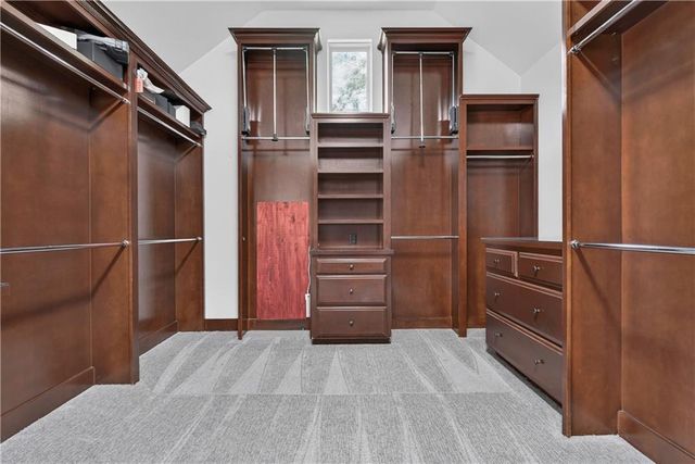 3805 W 123rd Street, Leawood, KS 66209