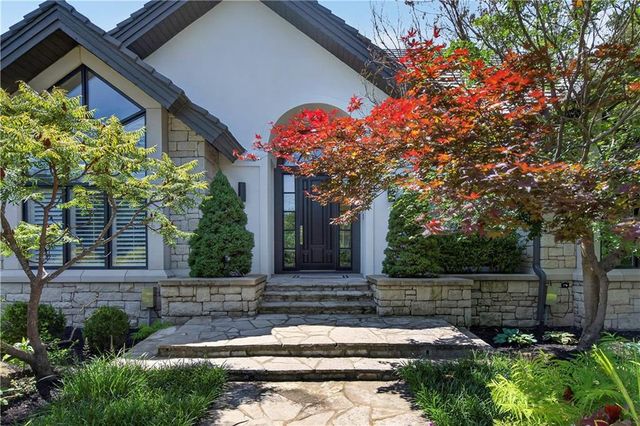 3805 W 123rd Street, Leawood, KS 66209