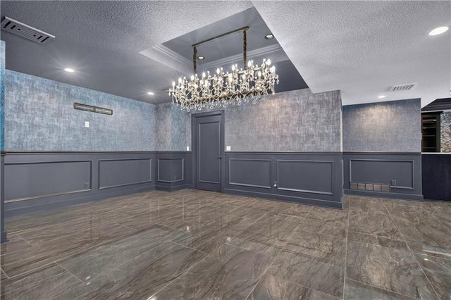 3805 W 123rd Street, Leawood, KS 66209