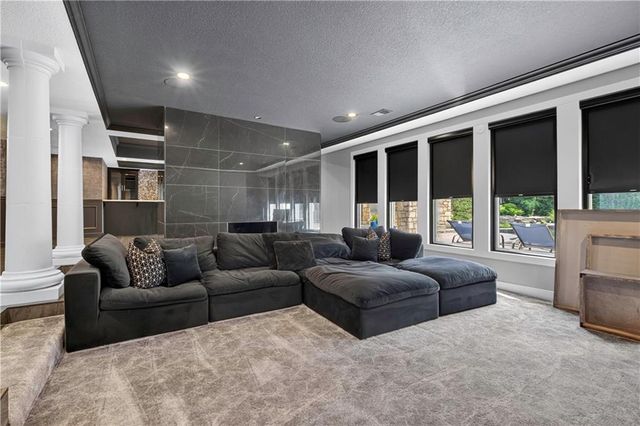 3805 W 123rd Street, Leawood, KS 66209