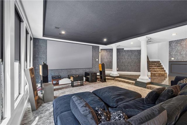 3805 W 123rd Street, Leawood, KS 66209