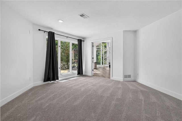 3805 W 123rd Street, Leawood, KS 66209