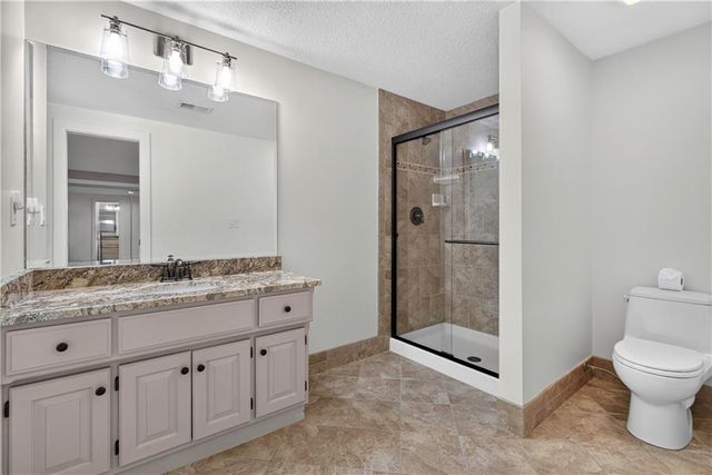 3805 W 123rd Street, Leawood, KS 66209