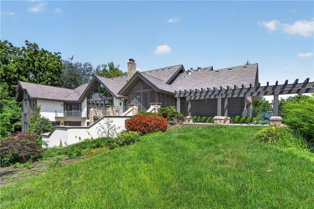 3805 W 123rd Street, Leawood, KS 66209