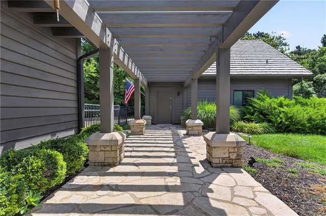 3805 W 123rd Street, Leawood, KS 66209