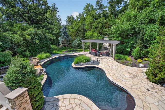 3805 W 123rd Street, Leawood, KS 66209
