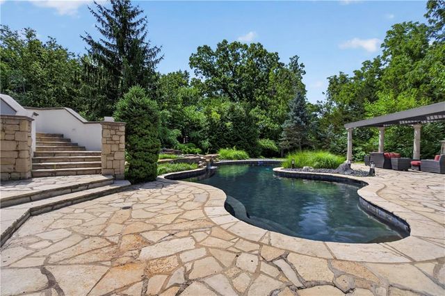 3805 W 123rd Street, Leawood, KS 66209