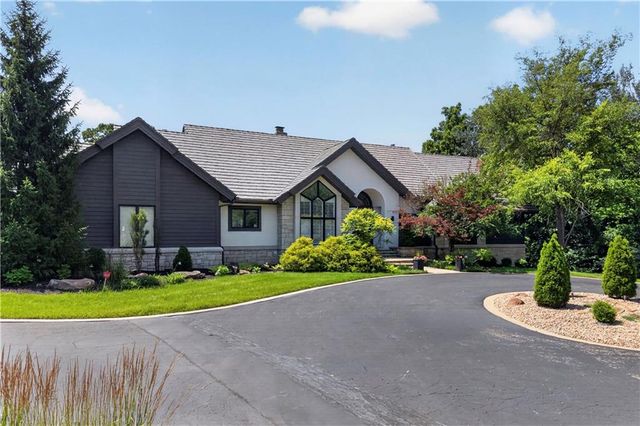3805 W 123rd Street, Leawood, KS 66209