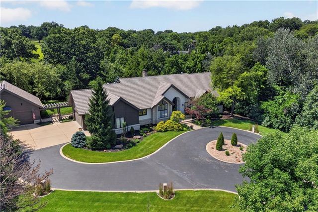 3805 W 123rd Street, Leawood, KS 66209