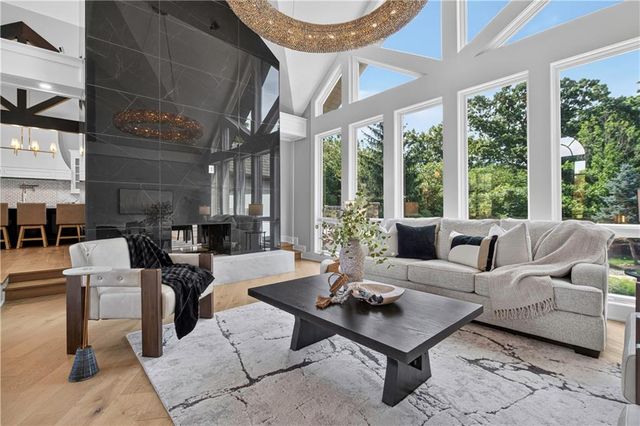 3805 W 123rd Street, Leawood, KS 66209