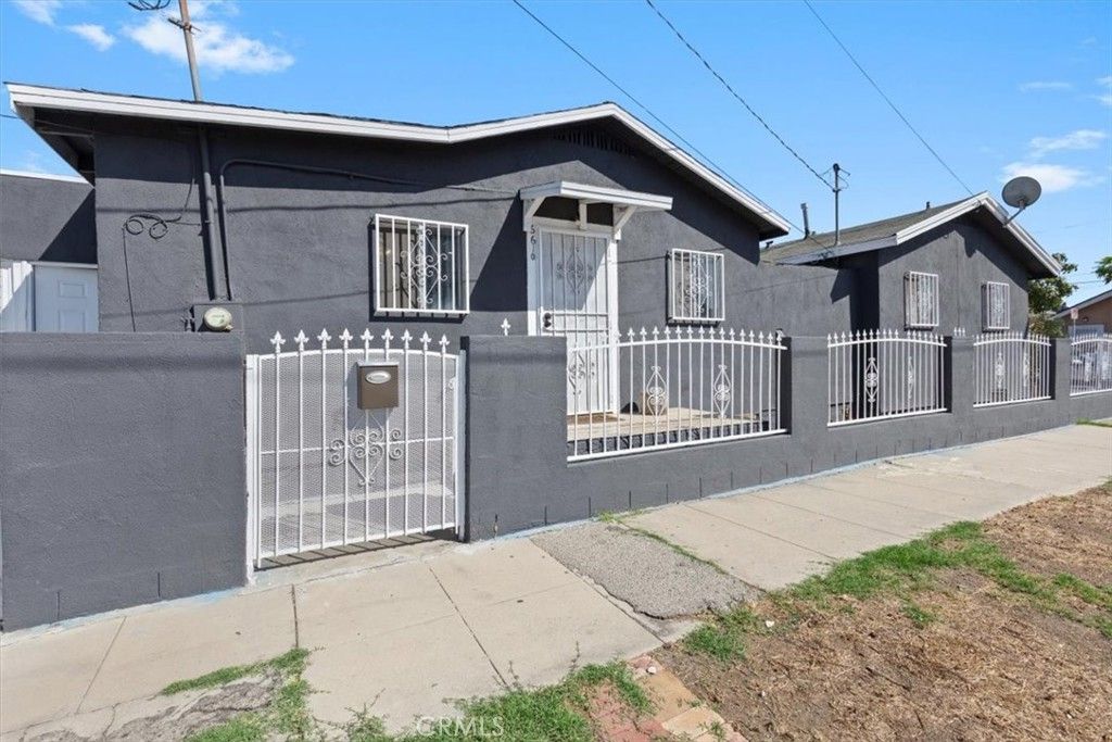 1049 W 67th, Los Angeles, CA 90044 — exterior