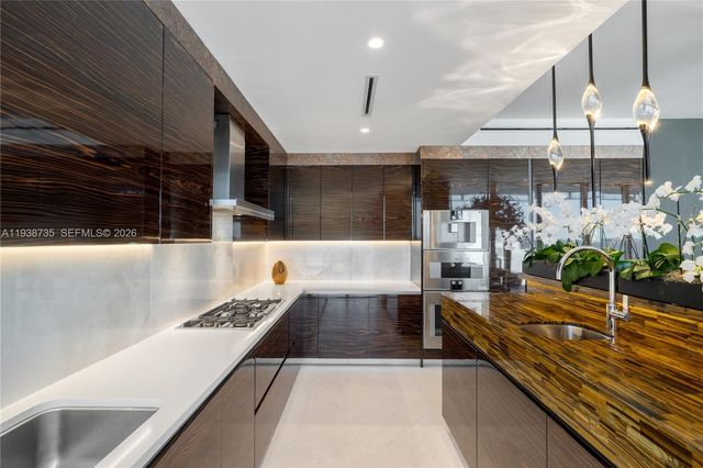 120 Ocean Dr 1400, Miami Beach, FL 33139