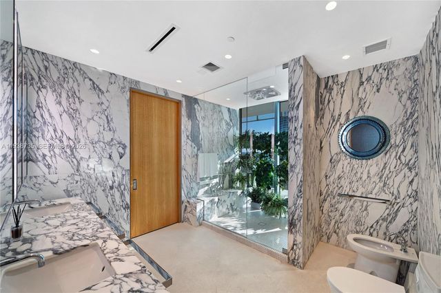 120 Ocean Dr 1400, Miami Beach, FL 33139