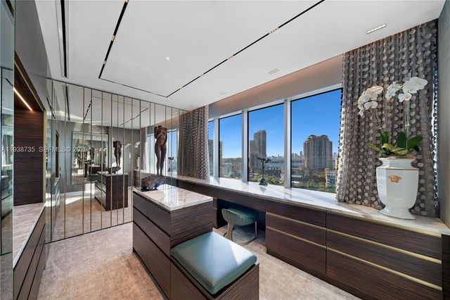 120 Ocean Dr 1400, Miami Beach, FL 33139