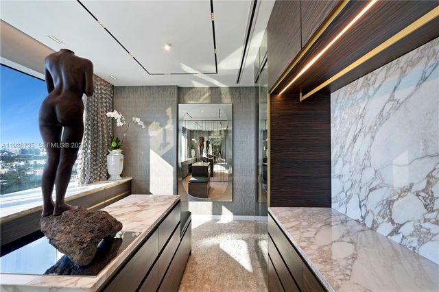 120 Ocean Dr 1400, Miami Beach, FL 33139