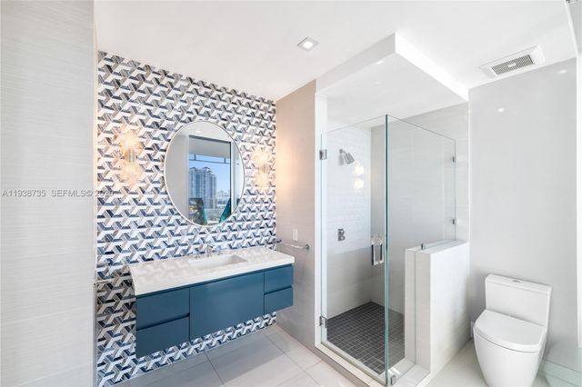 120 Ocean Dr 1400, Miami Beach, FL 33139