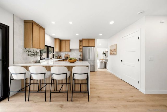 824 Glen Arbor, Encinitas, CA 92024
