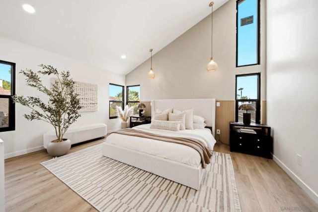 824 Glen Arbor, Encinitas, CA 92024