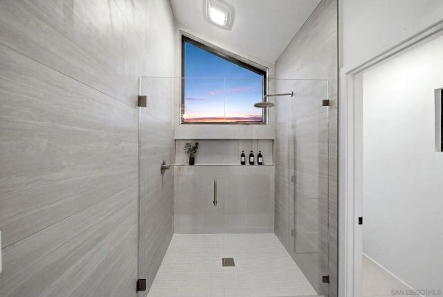 824 Glen Arbor, Encinitas, CA 92024