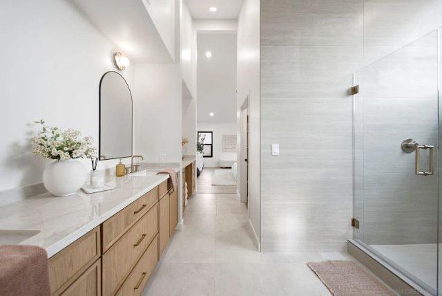824 Glen Arbor, Encinitas, CA 92024