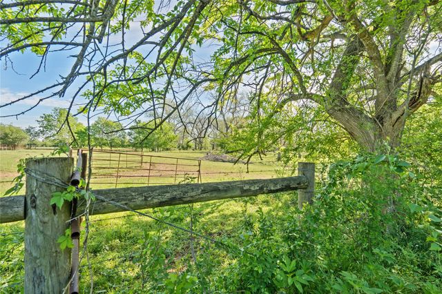 6504 Viereck Road, Sealy, TX 77474
