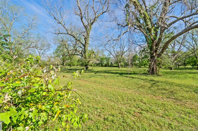 6504 Viereck Road, Sealy, TX 77474