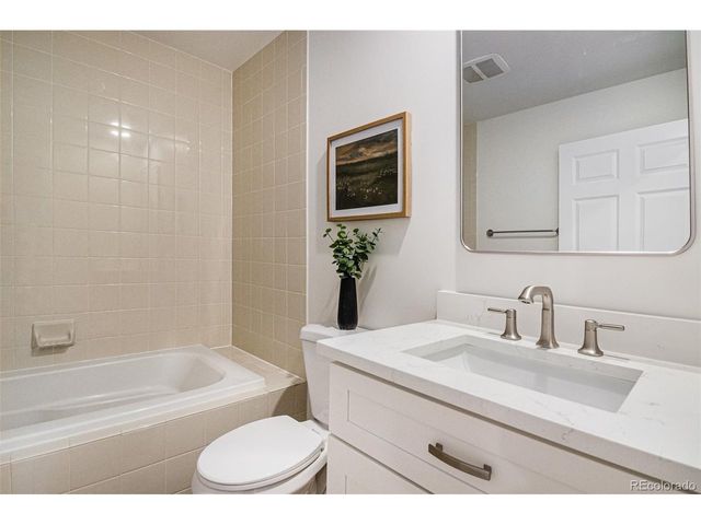 1630 N Clarkson St 504, Denver, CO 80218