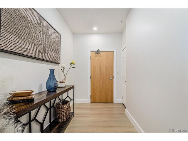 1630 N Clarkson St 504, Denver, CO 80218