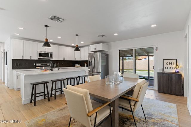 8602 E ROANOKE Avenue, Scottsdale, AZ 85257